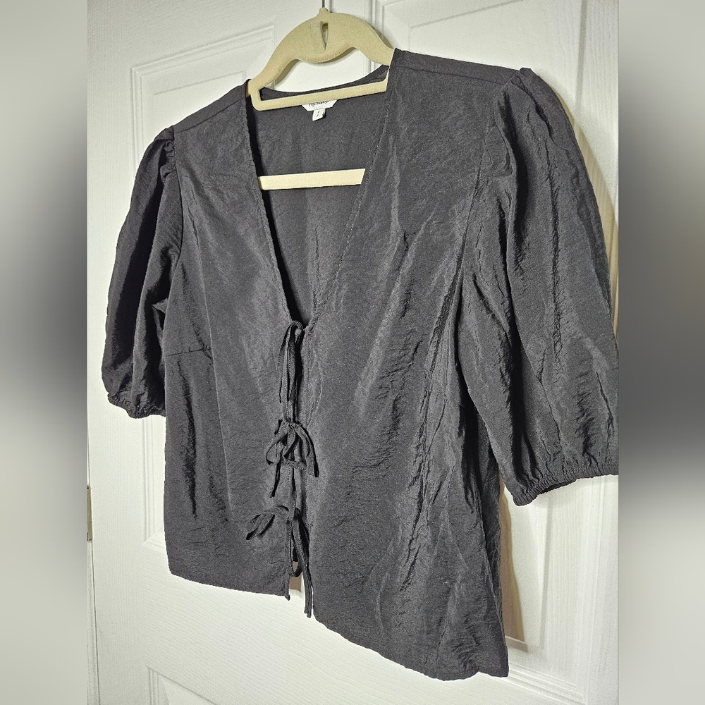Reitman's Ebow-Sleeve V-Neck Blouse with Self-Tie Closure Small Size - Picture 6 of 12